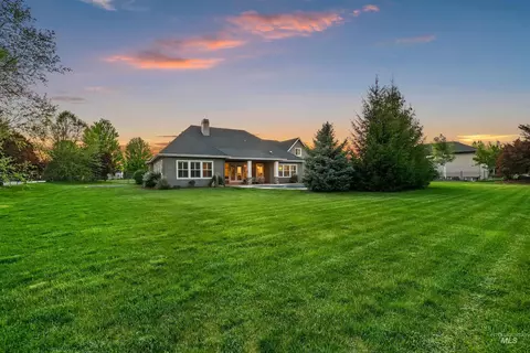 Exterior - 1102 N Lionbridge Ave, Eagle, ID 83616 photo 9 of 13