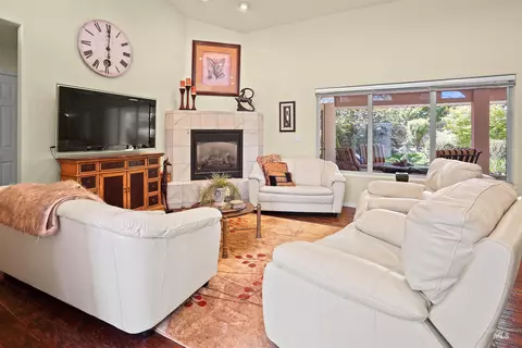 Living - 4 Granada Pl, Burley, ID 83318 photo 2 of 2