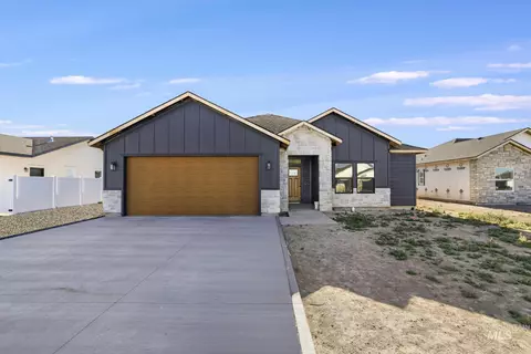 2006 Regan St, Jerome, ID 83338