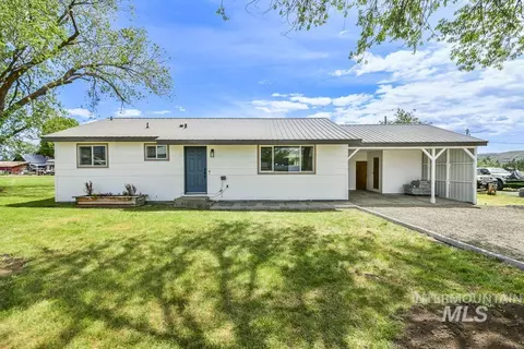 40 N 5th St, Cambridge, ID 83610