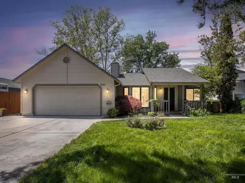 2141 N Currant Pl, Boise, ID 83704