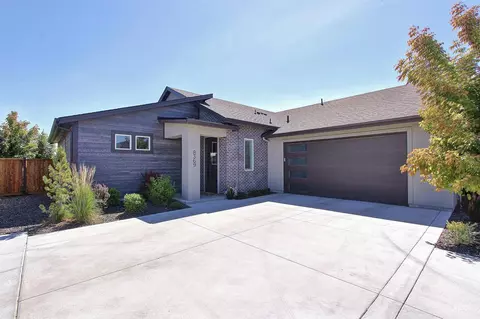 8369 W Meltwater Ln, Eagle, ID 83616
