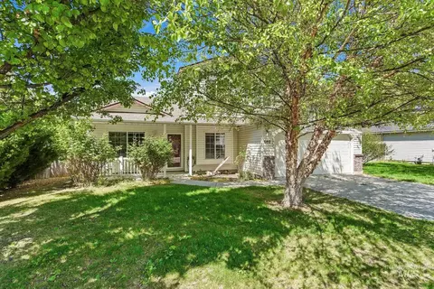 602 E Rosemary St, Kuna, ID 83634