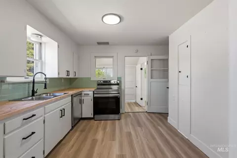 Kitchen - 1114 W 4th St, Weiser, ID 83672 photo 1 of 3