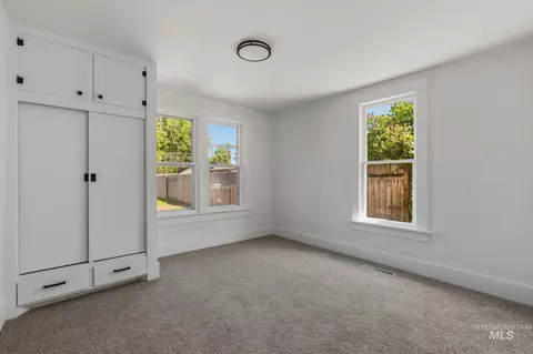 Bedroom - 1114 W 4th St, Weiser, ID 83672 photo 3 of 3