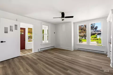 Living - 1114 W 4th St, Weiser, ID 83672 photo 2 of 3