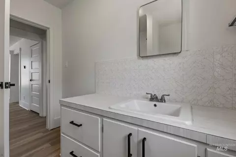 Bath - 1114 W 4th St, Weiser, ID 83672 photo 2 of 4