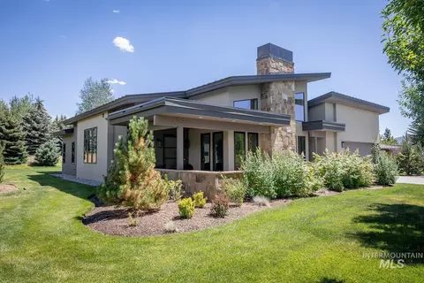 Exterior - 27 Streamside Dr, Hailey, ID 83333 photo 4 of 6