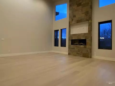 Living - 27 Streamside Dr, Hailey, ID 83333 photo 2 of 5