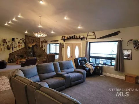 Living - 191 Clear Creek Rd, Cascade, ID 83611 photo 3 of 3