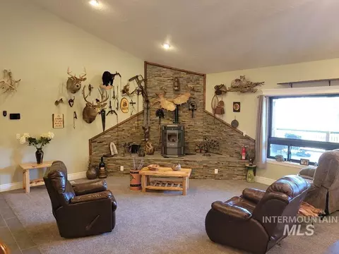 Living - 191 Clear Creek Rd, Cascade, ID 83611 photo 2 of 3