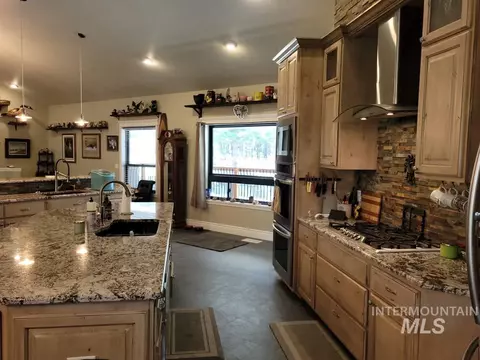 Kitchen - 191 Clear Creek Rd, Cascade, ID 83611 photo 3 of 5