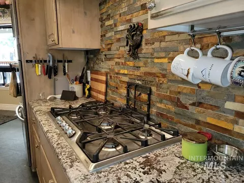 Kitchen - 191 Clear Creek Rd, Cascade, ID 83611 photo 4 of 5