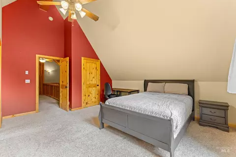 Bedroom - 14199 Franklin Rd, Mccall, ID 83638 photo 4 of 5