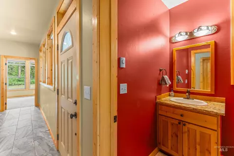 Entry Way - 14199 Franklin Rd, Mccall, ID 83638 photo 1 of 4