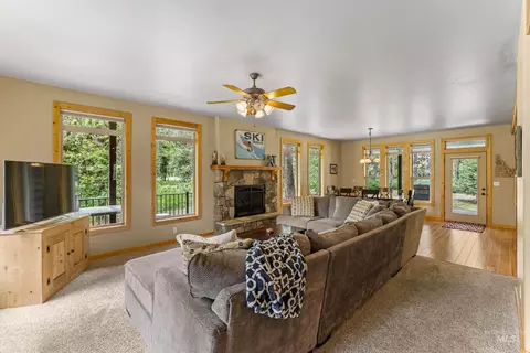 Living - 14199 Franklin Rd, Mccall, ID 83638 photo 1 of 1