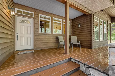 Exterior - 14199 Franklin Rd, Mccall, ID 83638 photo 3 of 10