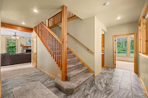 Entry Way - 14199 Franklin Rd, Mccall, ID 83638 photo 2 of 4