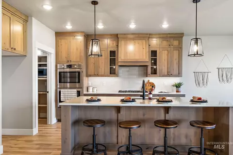 Kitchen - 362 S Hamlin Ln, Eagle, ID 83616 photo 2 of 3