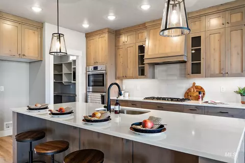 Kitchen - 362 S Hamlin Ln, Eagle, ID 83616 photo 1 of 3