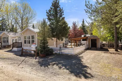 3335 A St, Cascade, ID 83611