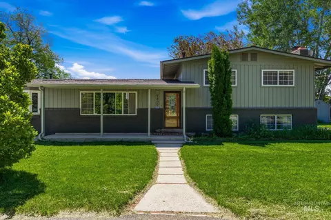 9409 W Burnett Dr, Boise, ID 83709