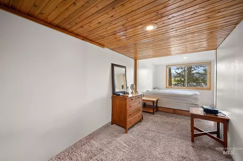 Bedroom - 448 Rocky Point Loop Rd, Plummer, ID 83851 photo 1 of 6