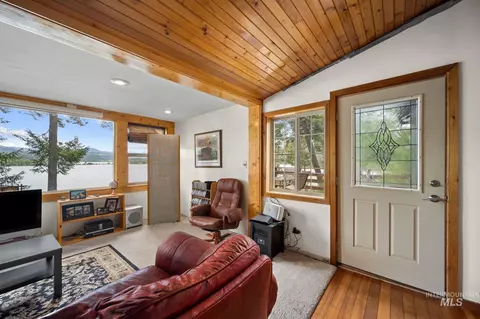 Entry Way - 448 Rocky Point Loop Rd, Plummer, ID 83851 photo 1 of 2