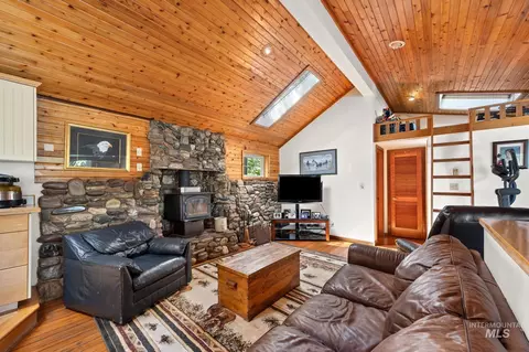 Living - 448 Rocky Point Loop Rd, Plummer, ID 83851 photo 4 of 4