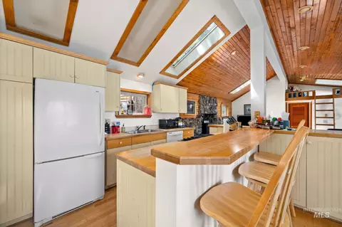 Kitchen - 448 Rocky Point Loop Rd, Plummer, ID 83851 photo 2 of 2