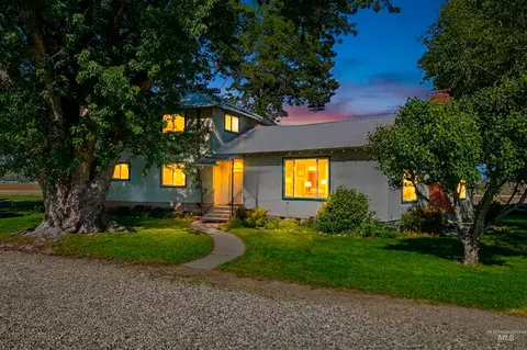 8600 Hillview Rd, Emmett, ID 83617