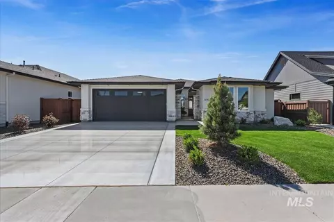 6765 N Willowside Ave, Meridian, ID 83646