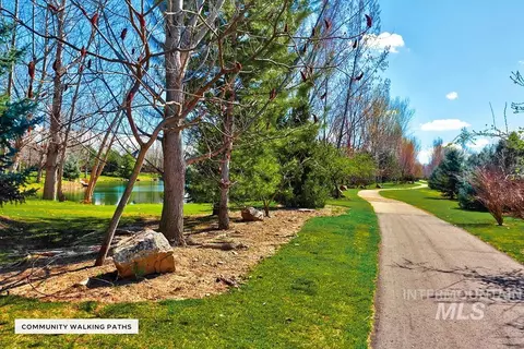 View/Area - 326 W River Trail Dr, Eagle, ID 83616 photo 6 of 7