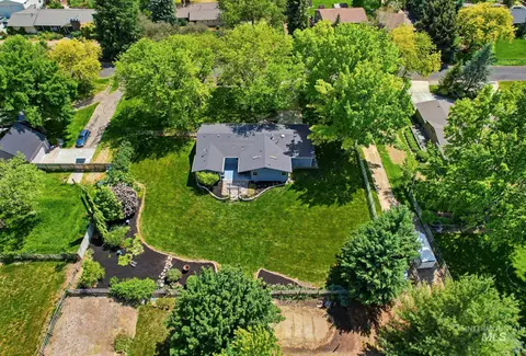 View/Area - 882 W Steeple View Dr, Eagle, ID 83616 photo 2 of 3