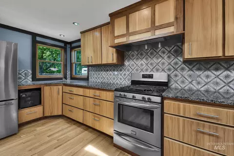 Kitchen - 882 W Steeple View Dr, Eagle, ID 83616 photo 3 of 5