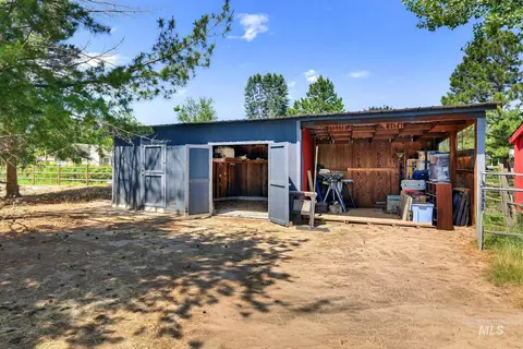 Exterior - 882 W Steeple View Dr, Eagle, ID 83616 photo 15 of 17