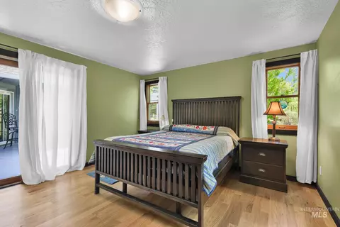 Bedroom - 882 W Steeple View Dr, Eagle, ID 83616 photo 2 of 4