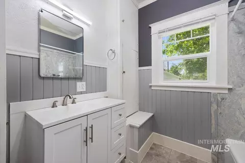 Bath - 813 7th, Rupert, ID 83350 photo 1 of 2