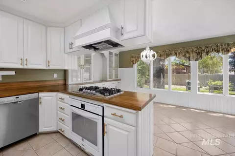 Kitchen - 813 7th, Rupert, ID 83350 photo 2 of 6