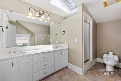 Bath - 813 7th, Rupert, ID 83350 photo 2 of 2