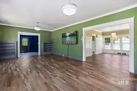 Living - 813 7th, Rupert, ID 83350 photo 1 of 6