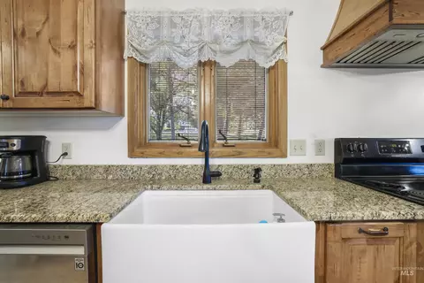 Kitchen - 3685 N 2600 E, Twin Falls, ID 83301 photo 3 of 4