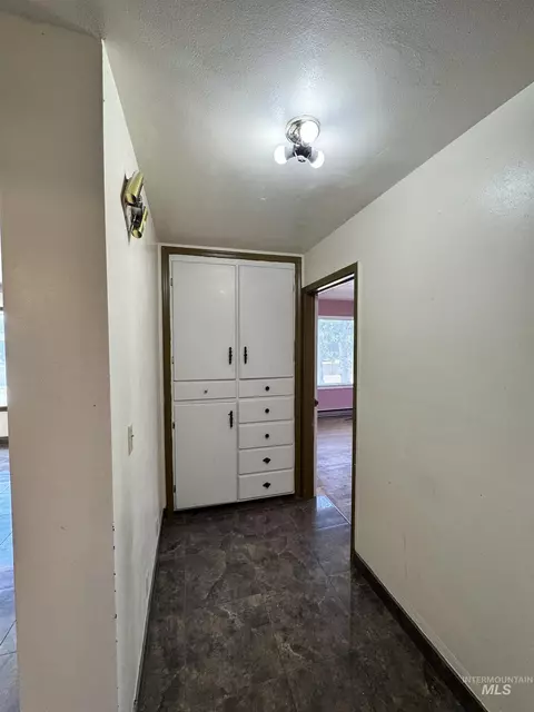 Entry Way - 370 E 27th St, Burley, ID 83318 photo 1 of 1
