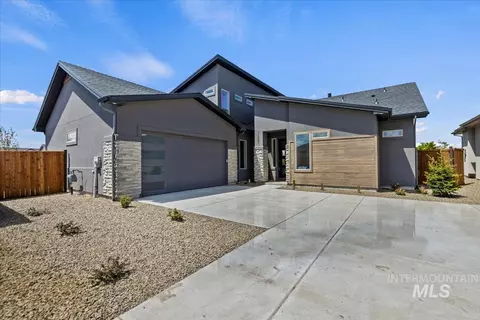 11126 S Corballis Ln, Kuna, ID 83634
