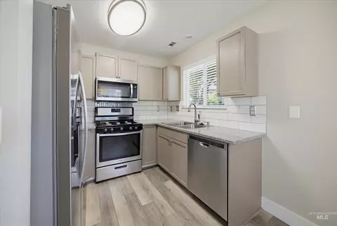 Kitchen - 433 W W State St, Eagle, ID 83616 photo 1 of 2
