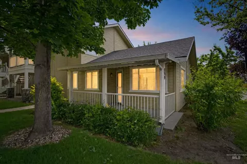 Exterior - 433 W W State St, Eagle, ID 83616 photo 3 of 7