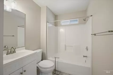 Bath - 433 W W State St, Eagle, ID 83616 photo 1 of 2