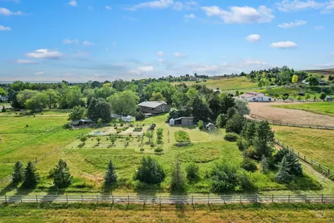 1156 W Stillwell Dr, Eagle, ID 83616