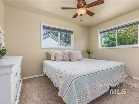 Bedroom - 966 N Edgewood Ln, Eagle, ID 83616 photo 1 of 3
