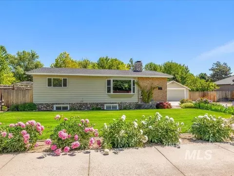 966 N Edgewood Ln, Eagle, ID 83616